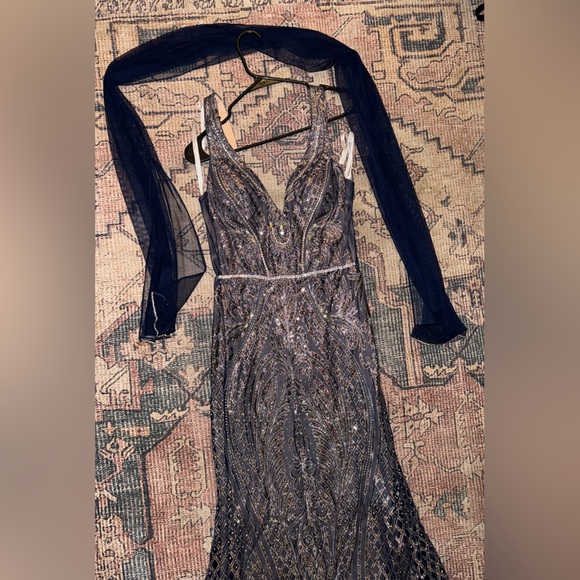 Jovani silver and Navy elegant dress with matching scarf - Picture 4 of 8